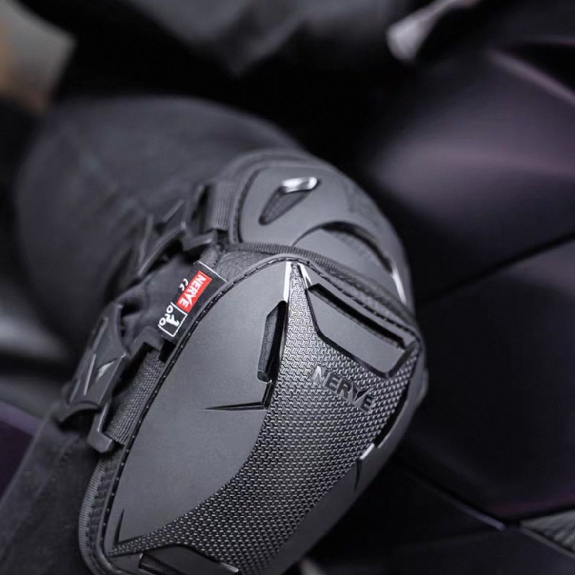 แผ่นรองเข่ามอเตอร์ไซค์ NERVE ส - Mountain Biking Knee And Elbow Pads บทวิจารณ์และราคา